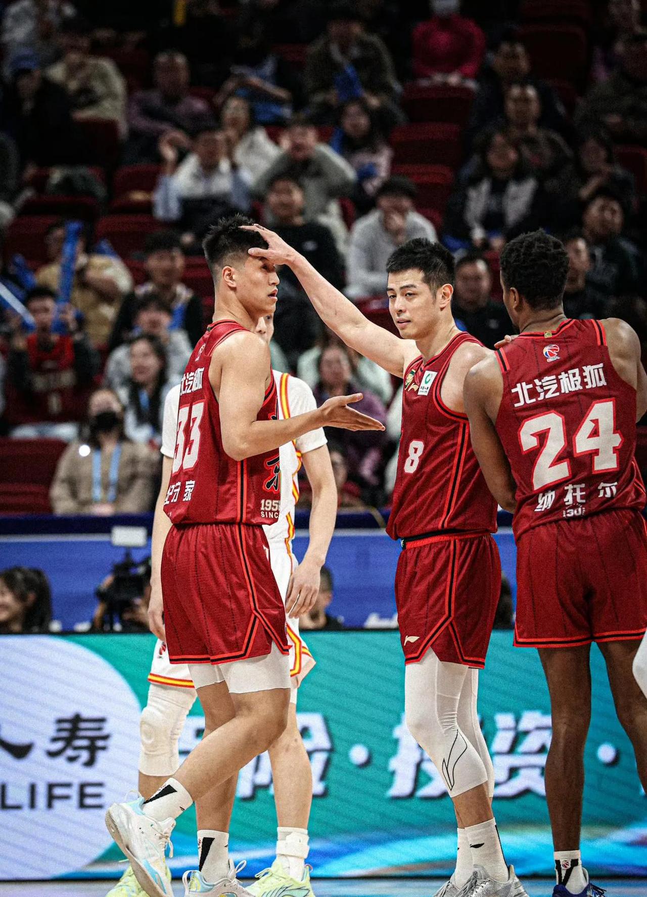 球队队长宣布复出，助力球队追求胜利